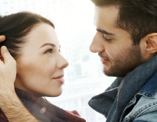 couple-touch-01